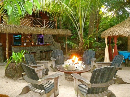 escape beach bar and grill in dominica