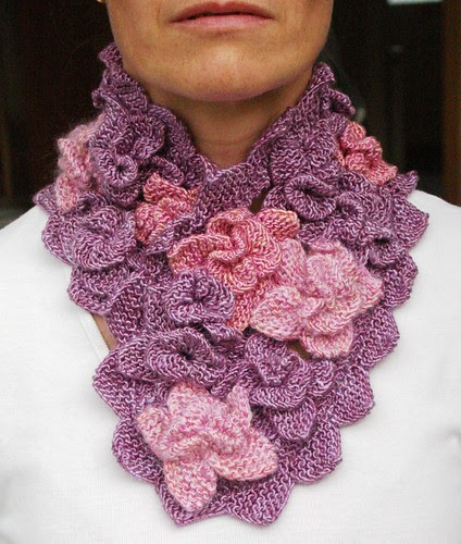 Shiny flowerscarf