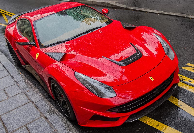 Ferrari Novitec красная