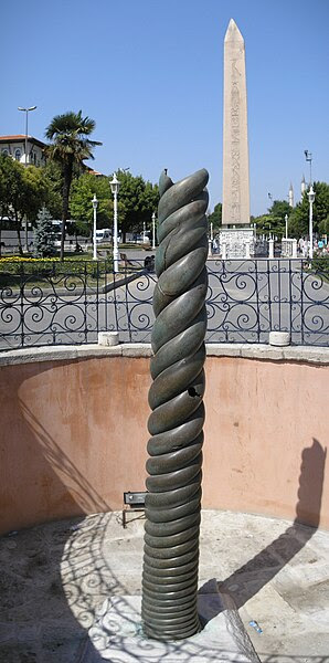 File:Snake column Hippodrome Constantinople 2007.jpg