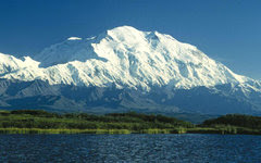 Гора Мак-Кинли (высшая точка Аляски). Фото National Park Service Гора Мак-Кинли (высшая точка Аляски). Фото National Park Service