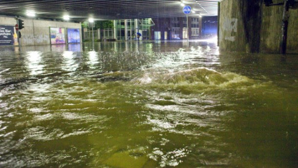 Tornado Unwetter Hessen Heute Bilder / Unwetter über Frankfurt Zug