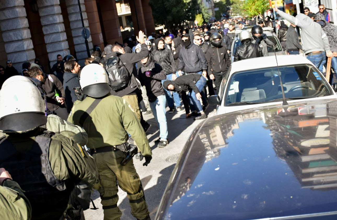 Οι οπαδοί του ΠΑΟΚ μπροστά στους αστυνομικούς INTIMEnews/ ΚΑΡΑΜΠΕΤΣΟΣ ΦΩΤΗΣ