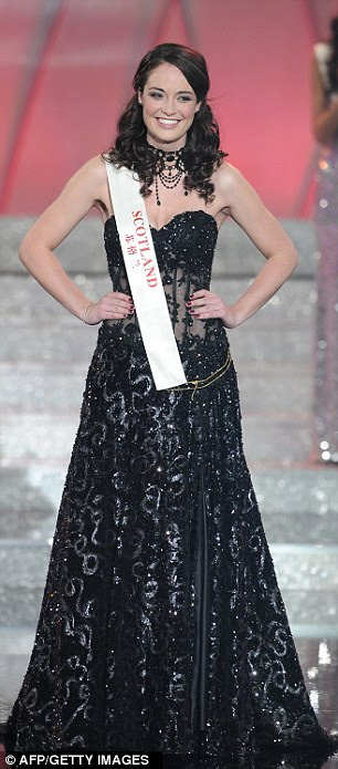 http://i.dailymail.co.uk/i/pix/2011/11/06/article-2058313-0EB1A34A00000578-785_306x695.jpg