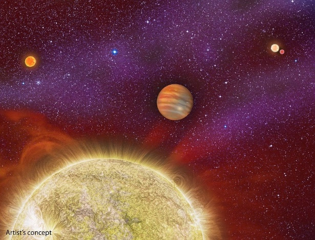 Planeta possui quatro sóis e tem 10 vezes a massa de Júpiter