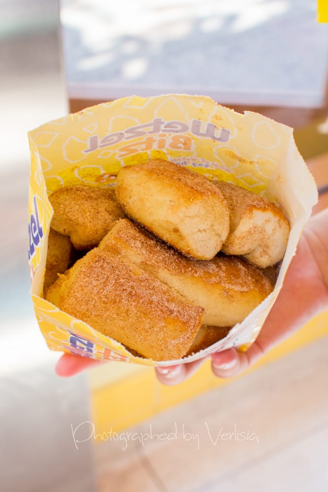 Wetzel's Pretzels - Anaheim, CA, United States. Wetzel Bits