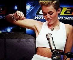 Miley turnt up ; ayeeee!!