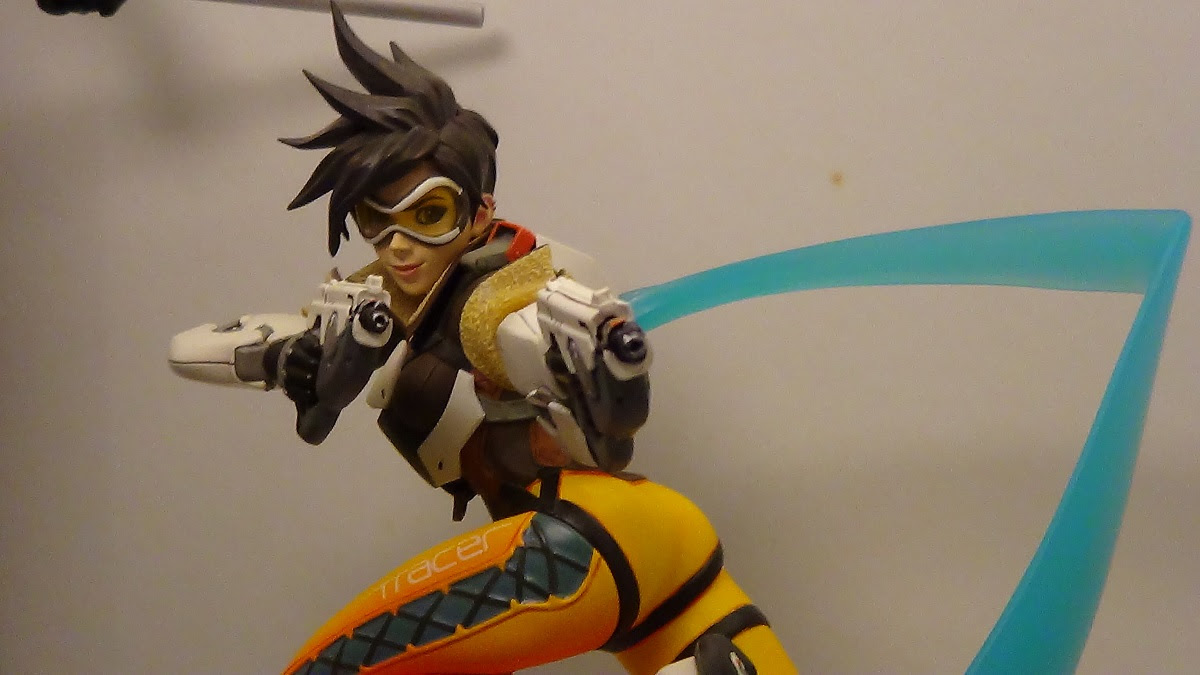 overwatch tracer statue version 2