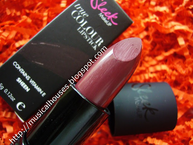 sleek lipstick smoulder