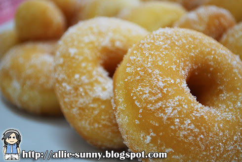 Havenly Allie: Recipe: Doughnuts