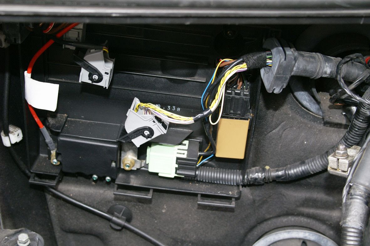 2004 Z4 Fuse Box Location