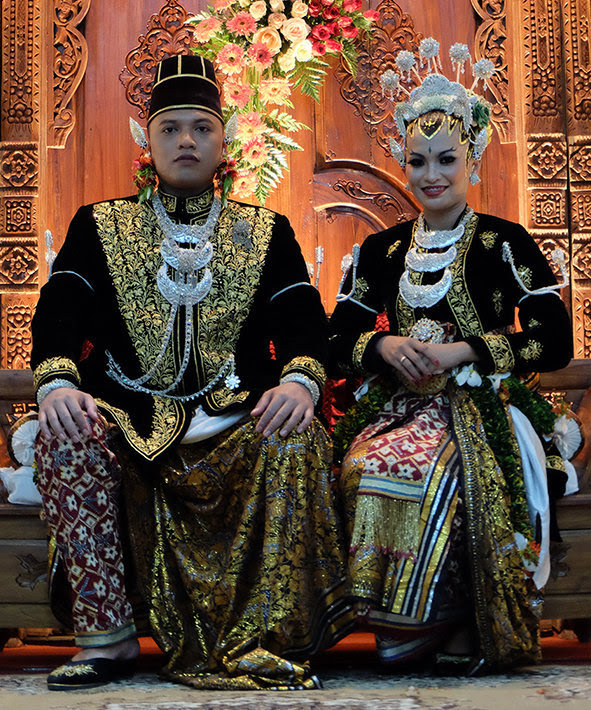 Teks Deskripsi Pakaian Adat Jawa Kebaya - giatbelajarred