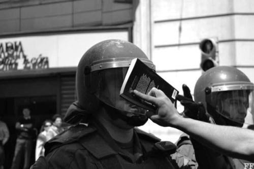 Libros contra porras Libros contra porras