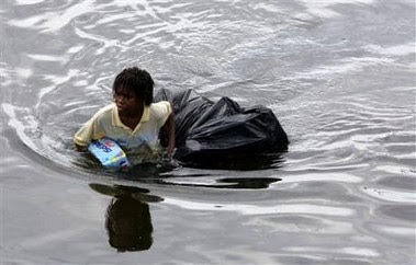 Looting Picture by AP Photo/Dave Martin