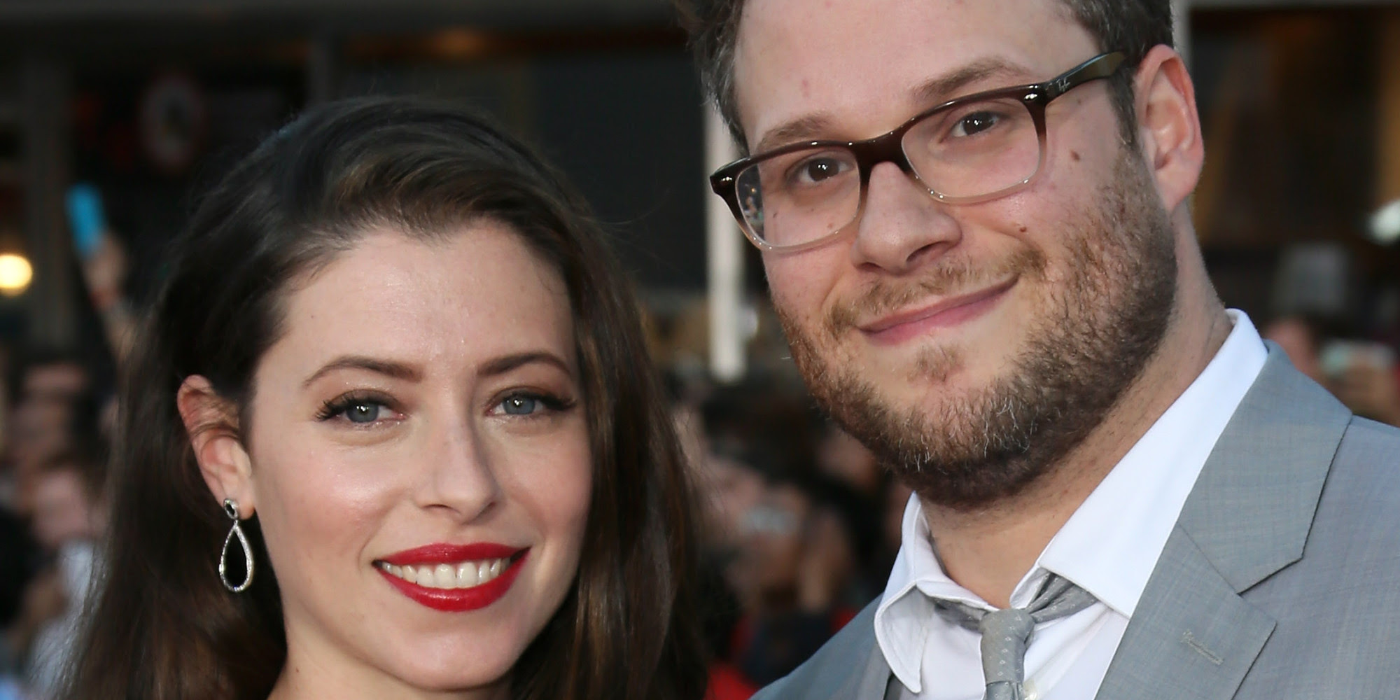 Seth Rogen Wife : Seth Rogen's Wife Restrains Unwanted Houseguest - E