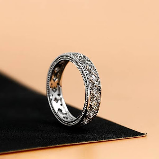 8 WAYS TO GET THE MOST FOR YOUR MONEY WHEN BUYING A CHEAP WEDDING RING