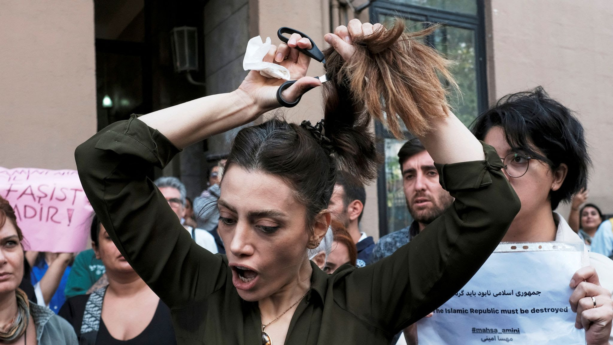 Iran protests: Who was Mahsa Amini, why are women cutting their hair and how big are the demonstrations?