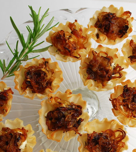 Savory tarts carm. onion