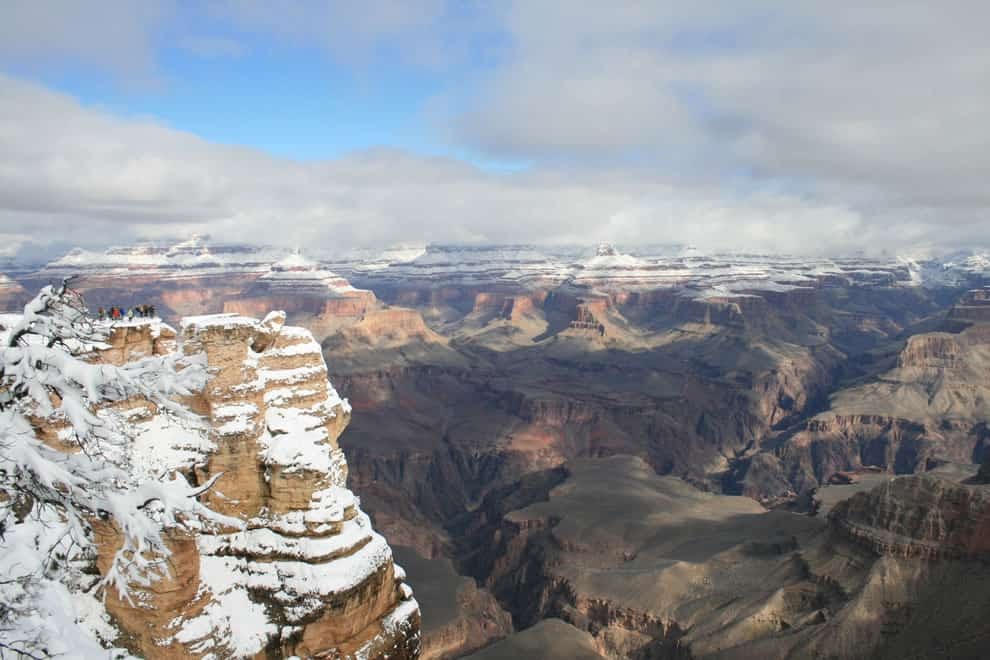 RÃ©sultat de recherche d'images pour "U.S. Air Force Northrop F-5E Tiger II fighters from the 58th Tactical Fighter Wing at Luke Air Force Base, Arizona (USA), flying in an echelon left formation over the Grand Canyon . Photo #1 by Camera Operator: MSgt Bob Simons, USAF"