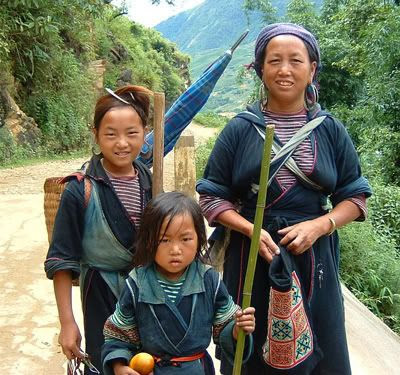 http://i347.photobucket.com/albums/p464/blogspot_images1/Desamuduru/hmong2.jpg
