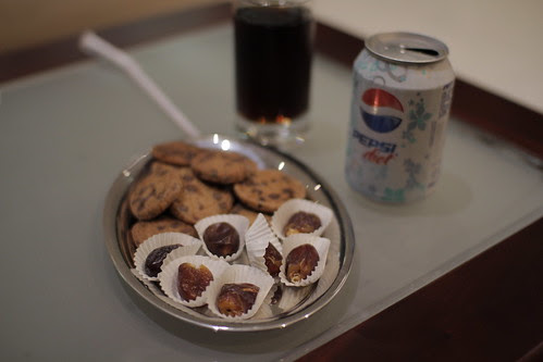 cookies and dates served in the lounge