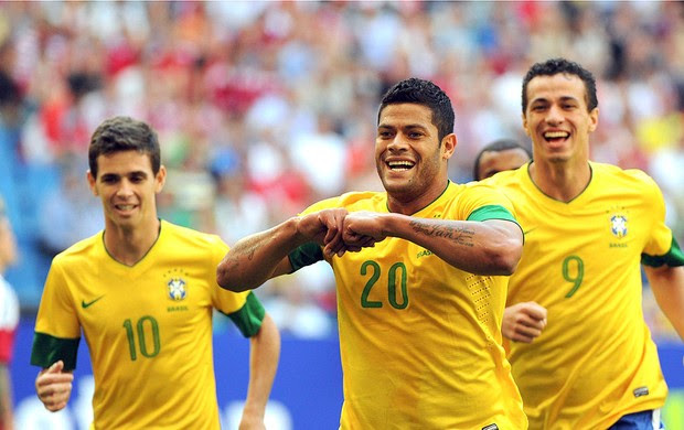 Hulk, Brasil x Dinamarca (Foto: Agência EFE) Hulk, Brasil x Dinamarca (Foto: Agência EFE)