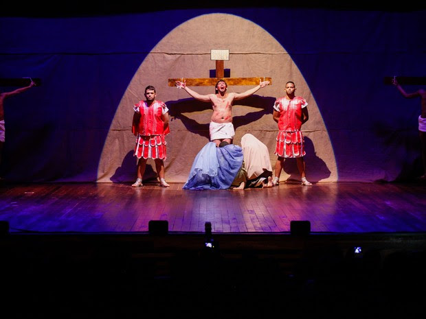 Paixão de Cristo do Pina é encenada no Teatro RioMar (Foto: Paloma Amorim/Divulgação) Paixão de Cristo do Pina é encenada no Teatro RioMar (Foto: Paloma Amorim/Divulgação)