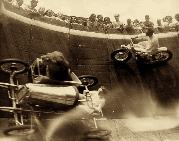 wall of death lion