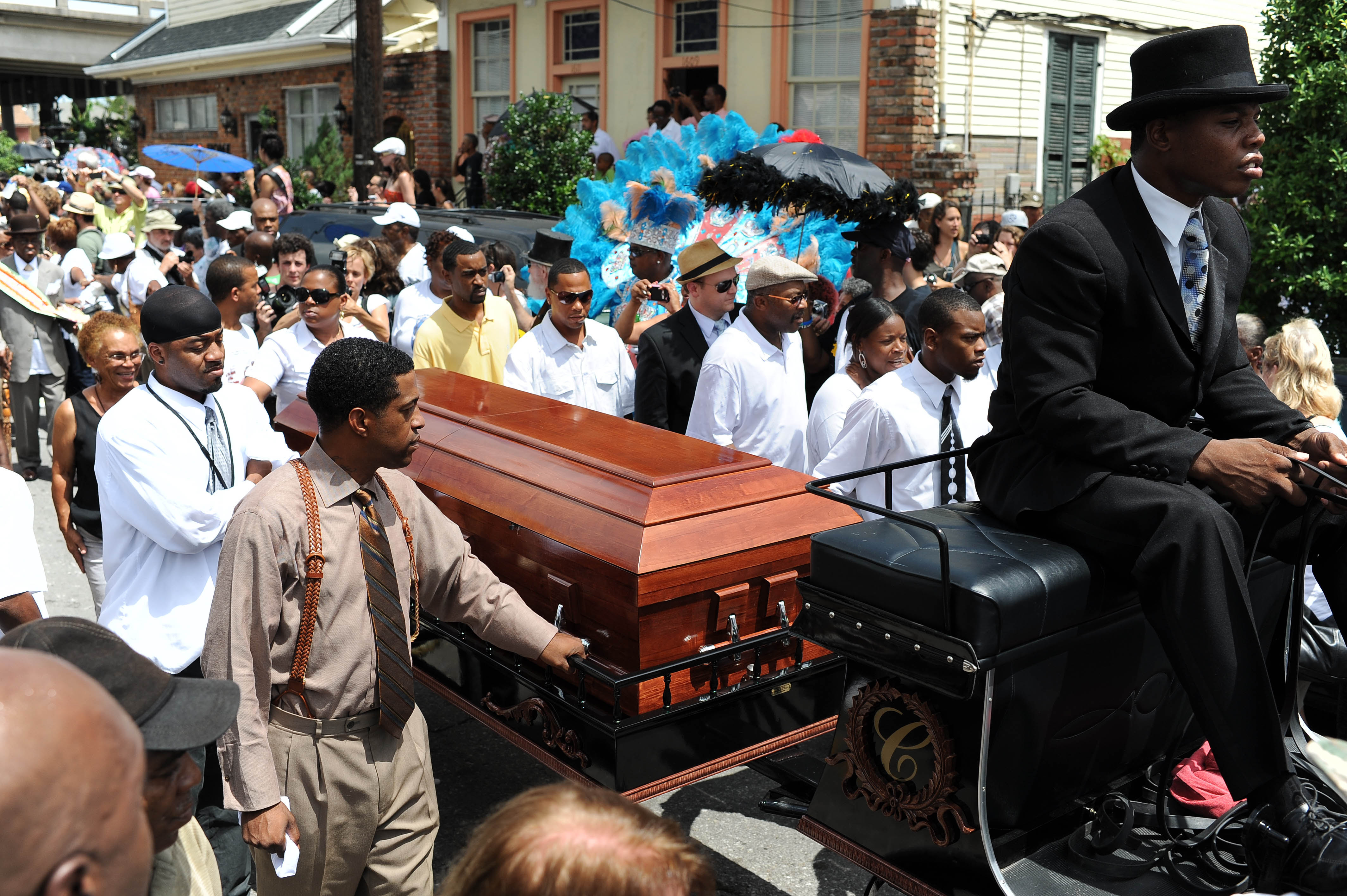 funeral-jazz-parade-new-orleans-blogs