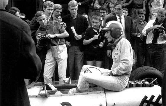 GP da Bélgica de 1964: o britânico Robert McGregor Innes Ireland e o suiço Jo Siffert