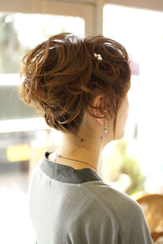 【ショートヘア編】結婚式のお呼ばれ髪型に、簡単アレンジ とき - ショートヘアのアップスタイル