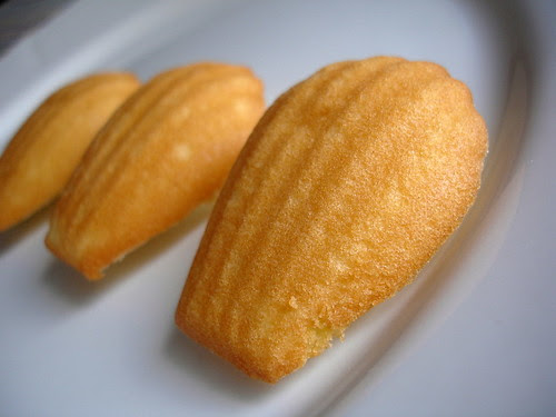 Almond madeleines