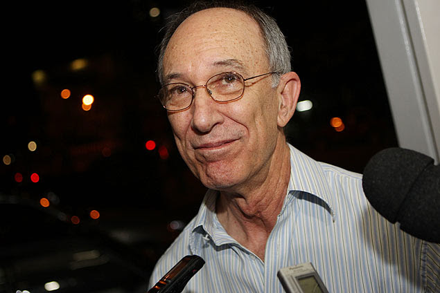 O presidente do PT, Rui Falcão, disse que os laudos sobre as condições de saúde de Genoino estão sendo "manipulados"
