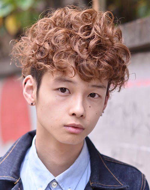 カーリー パーマ メンズ の最高のコレクション 人気のヘアスタイル