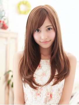 髪型 刈り上げ 女性 ロング Ana Gugunava