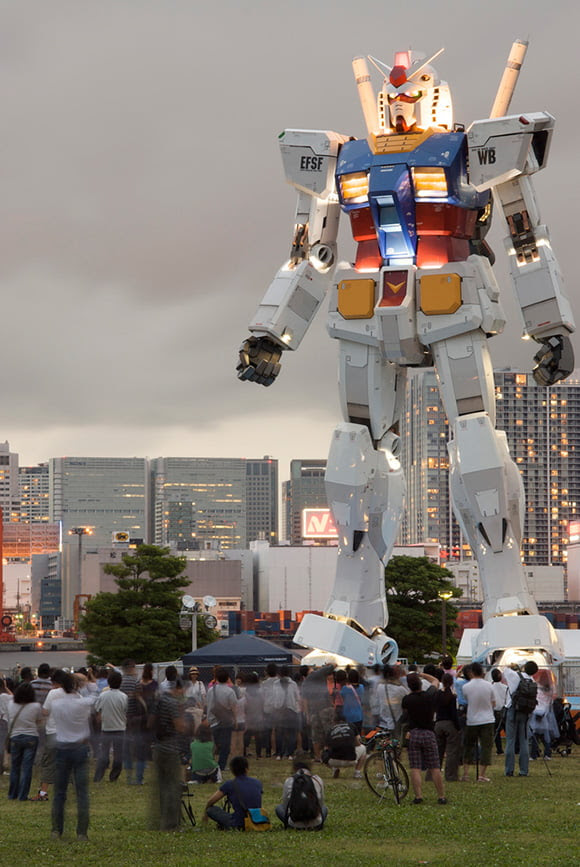Life-sized-Gundam-Back-4