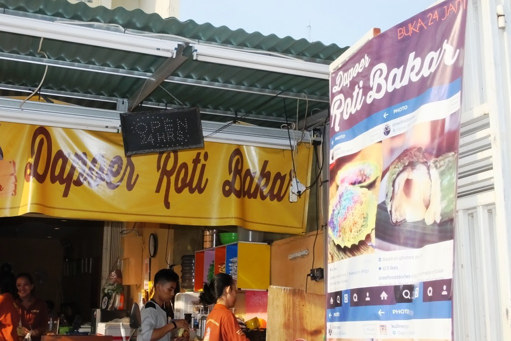 Banner Roti Bakar