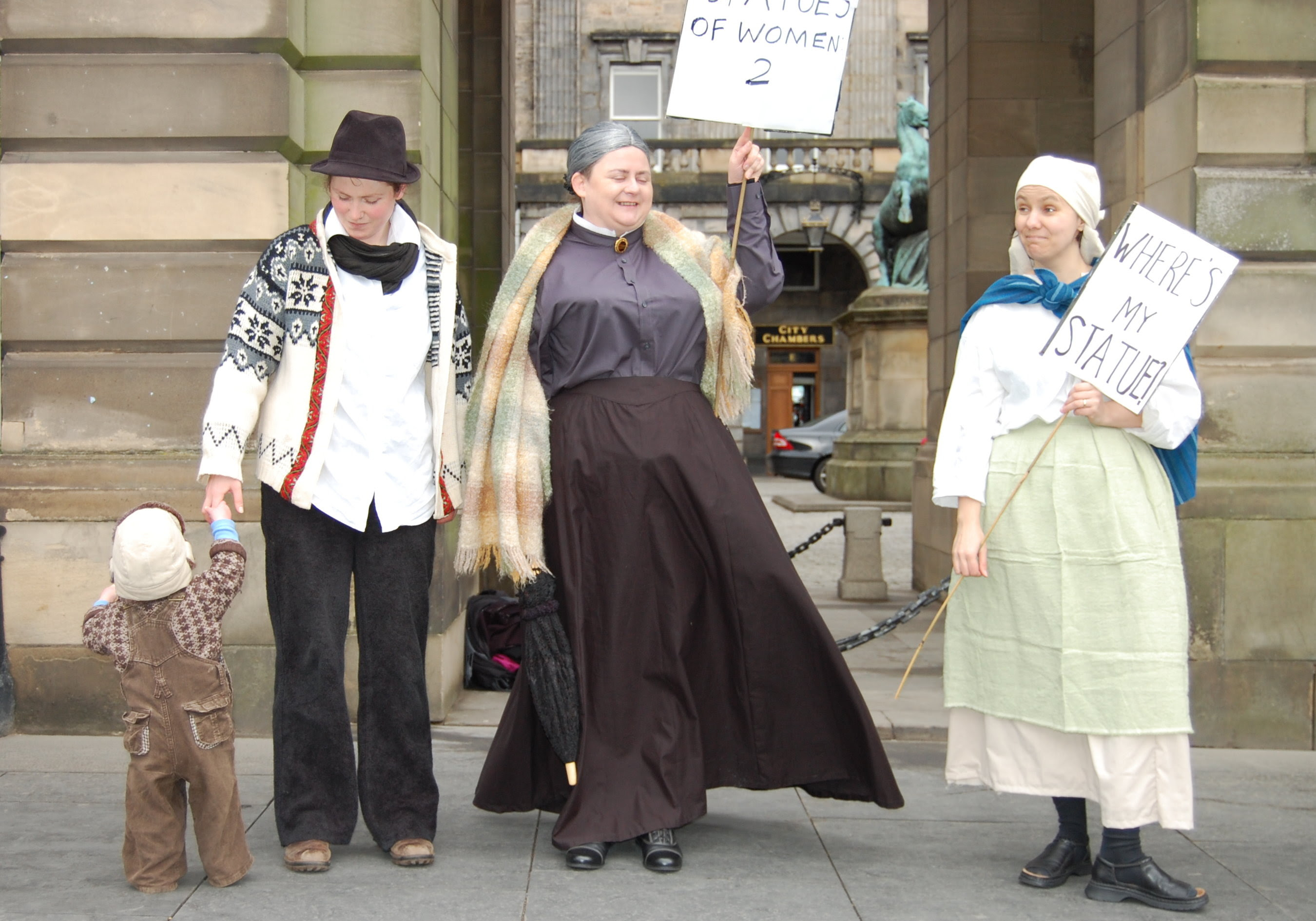 Women In Stone Edinburgh: The Living Statues of 2012