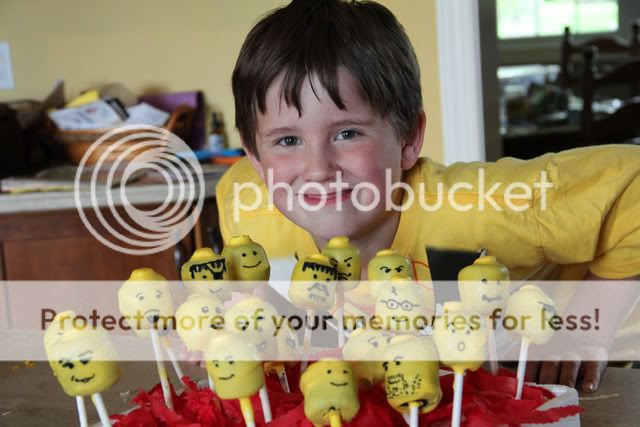 lego cake pops