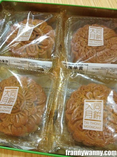 singapore mooncake 1