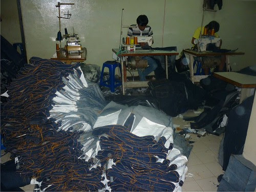 Promosia Mining Services Supplier Pabrik  Celana  Jeans 