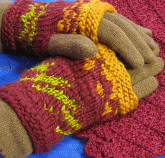 gloves and cowl small