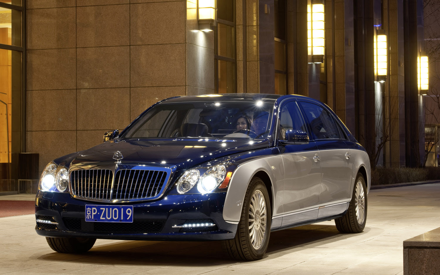Daimler Finally Kills Maybach, Will Replace With Stretched MercedesBenz SClass Daimler Finally Kills Maybach, Will Replace With Stretched MercedesBenz SClass