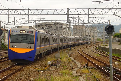 EMU703 704