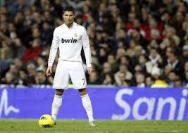entraînement de foot: les maillots de Christiano Ronaldo