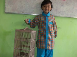 ibra with his bird Ada Banyak Binatang di Kelasku ^_^