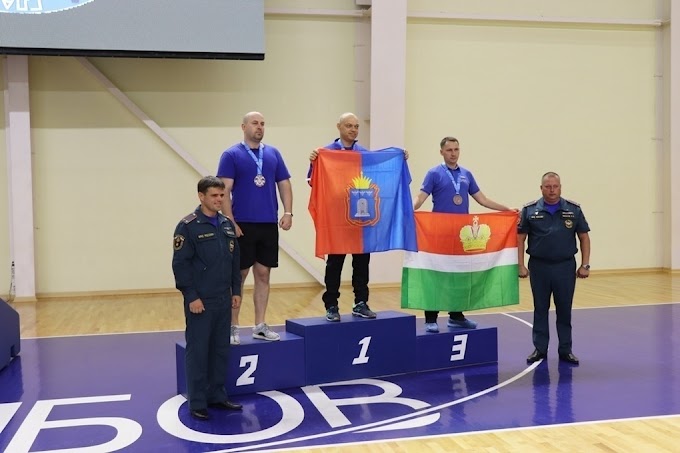 Курский огнеборец стал серебряным призером ЦФО по настольному теннису