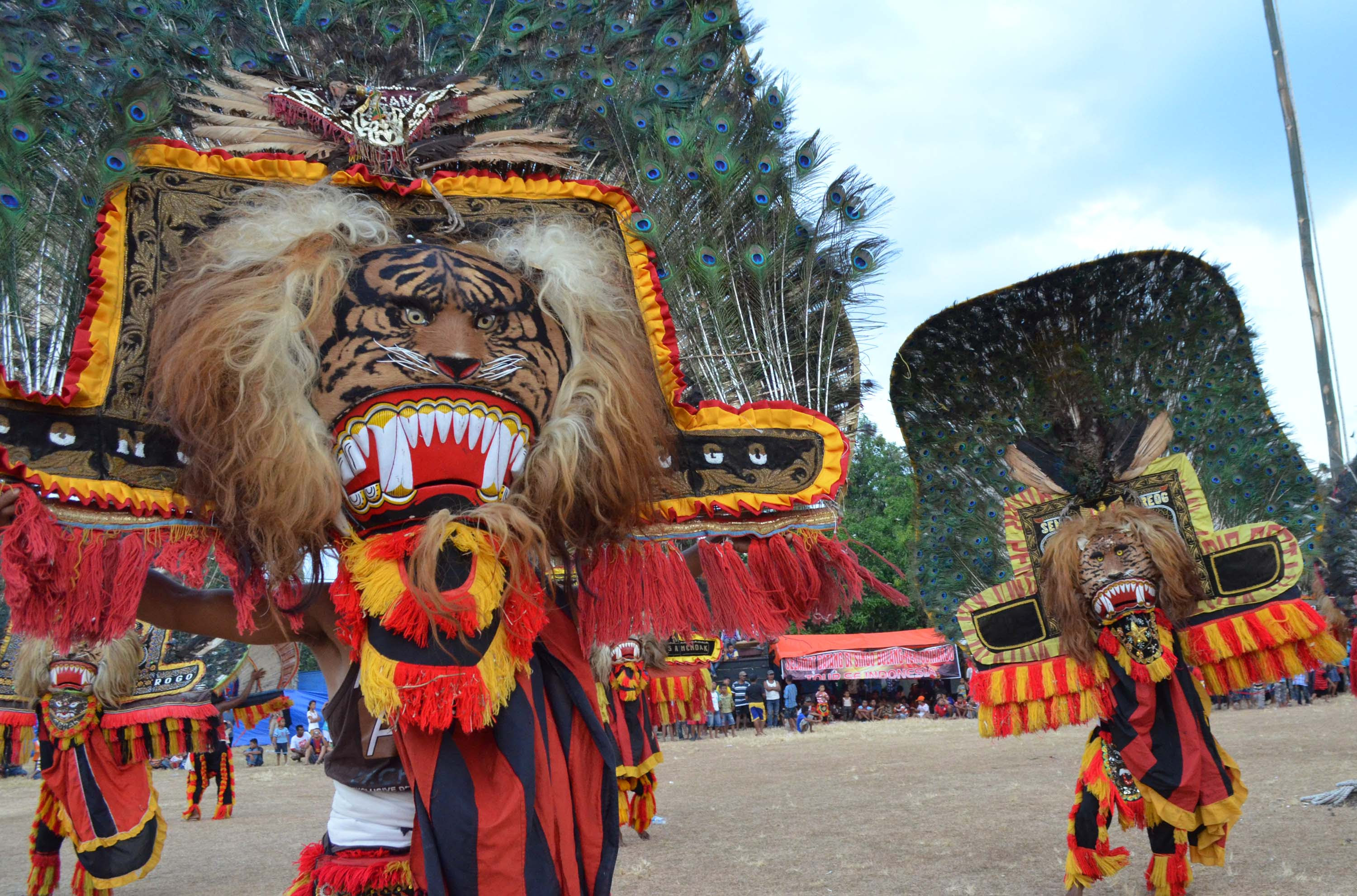 KEBUDAYAAN REOG PONOROGO SEBAGAI WARISAN DUNIA TUGAS ISD KEBUDAYAAN REOG PONOROGO SEBAGAI WARISAN DUNIA TUGAS ISD