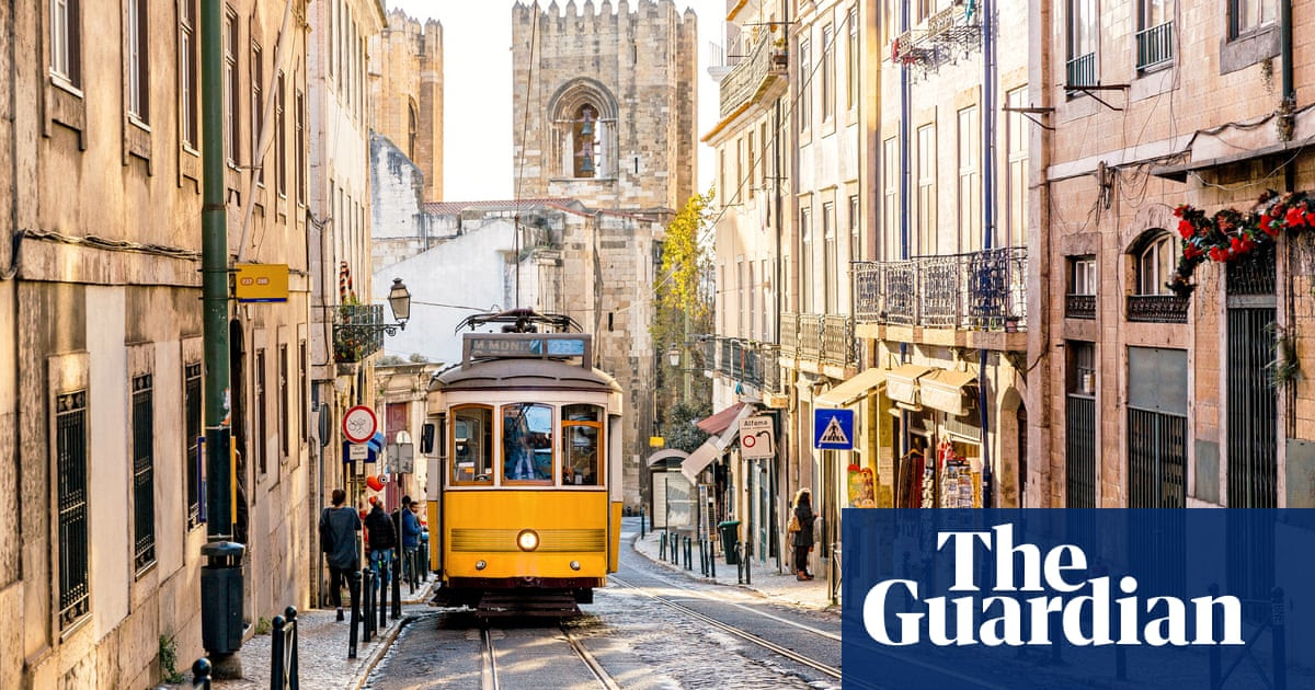 Almost 35,000 Britons in limbo as Portugal fails to issue post-Brexit ID cards