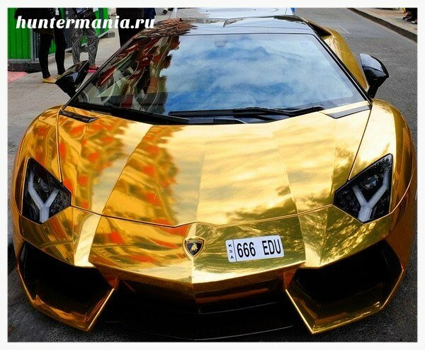 Золотой автомобиль. Самая дорогая машина продаётся в Дубаи